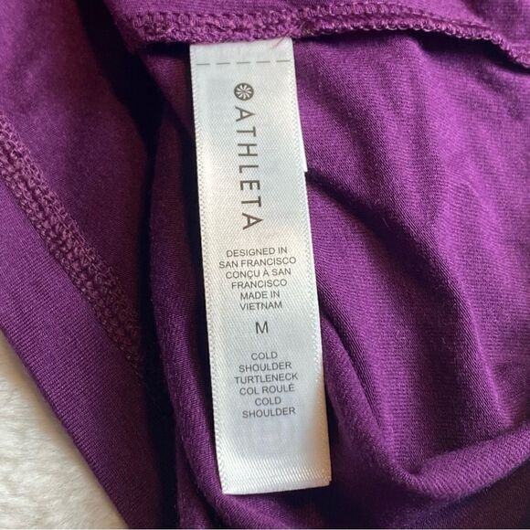Athleta Purple Cold Shoulder Turtleneck New With Tags Size Medium - Picture 4 of 13